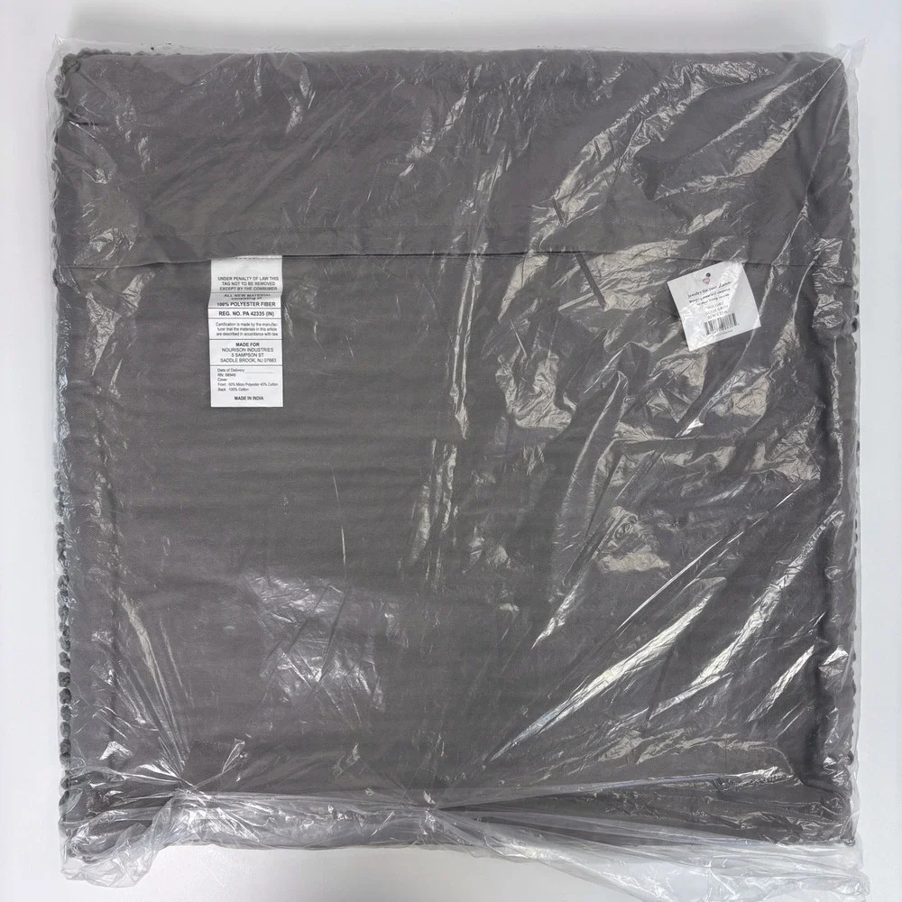 NWT Mina Victory Loop Snowflake Pillow Cover 22x22 Gray Ivory Nourison‎